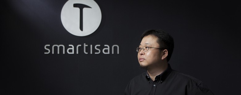 锤子卖身：老罗出售情怀但不该被嘲讽