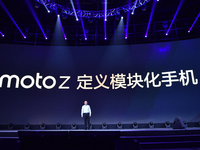 Moto Z销量过百万，联想该喜还是忧